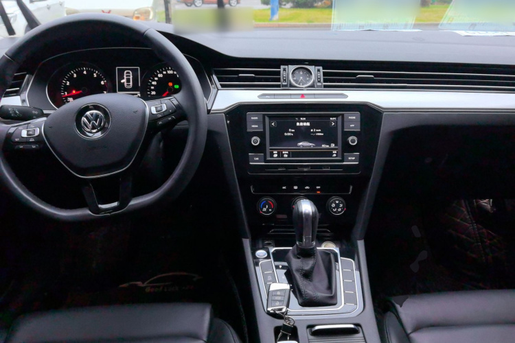 大众 迈腾 2018款 330TSI DSG 领先型中控内饰12