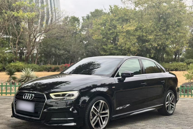 奥迪A3 2018款 30周年年型 Limousine 35 TFSI 运动型局部细节36