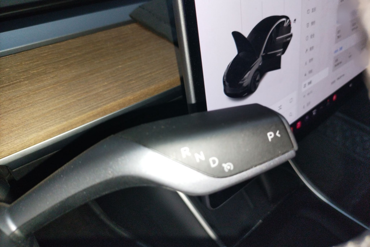 特斯拉 Model 3 2020款 改款 标准续航后驱升级版局部细节18