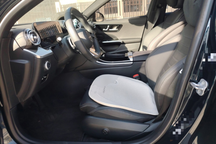 奔驰C级 2025款 C 260 L 运动版中控内饰19