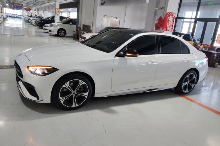 奔驰C级 2022款 C 260 L 皓夜运动版车身外观4