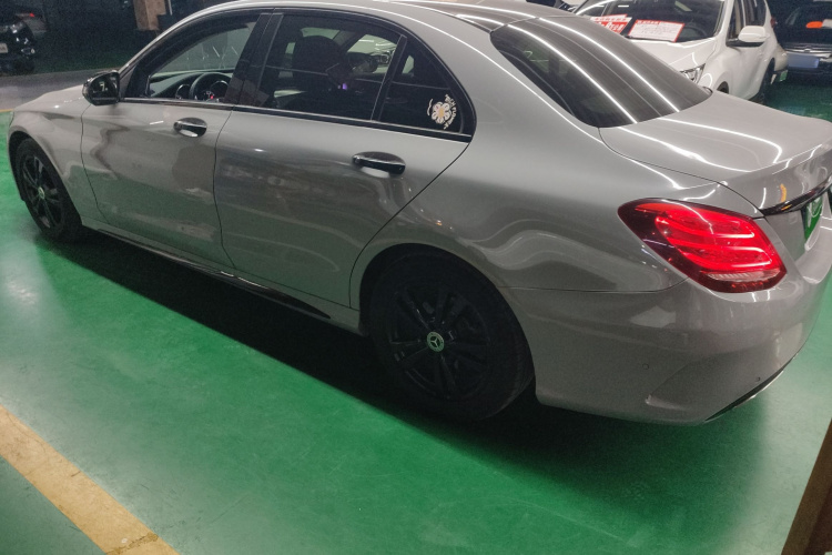 奔驰C级 2017款 改款 C 200 L 运动版车身外观4