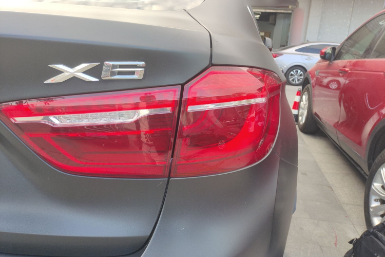 宝马X6 2015款 xDrive28i车身外观9