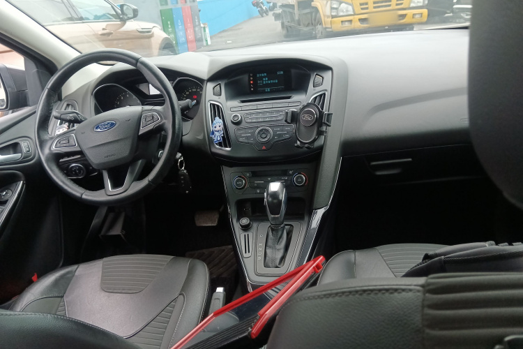 福特 福克斯 2015款 三厢 1.6L 自动风尚型中控内饰7002