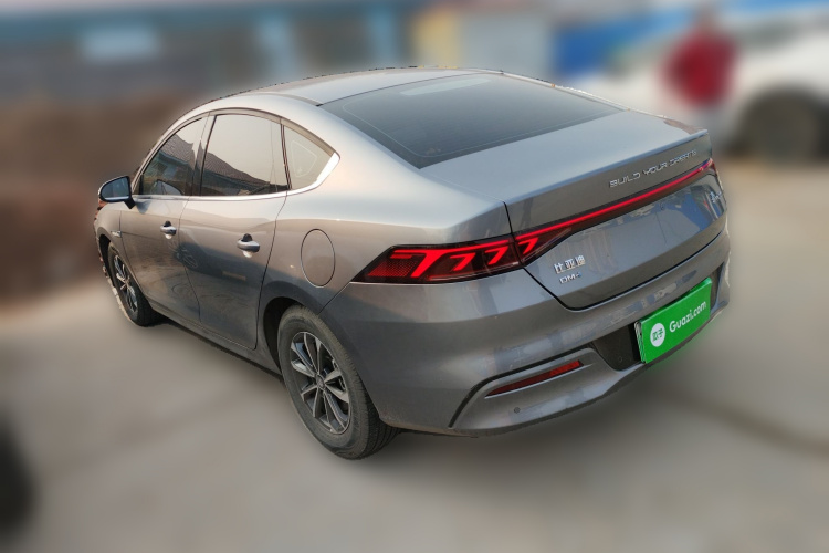 比亚迪 秦PLUS 2024款 荣耀版 DM-i 55KM领先型车身外观5