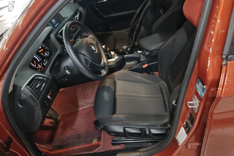 宝马1系(进口) 2018款 118i 运动设计套装局部细节19