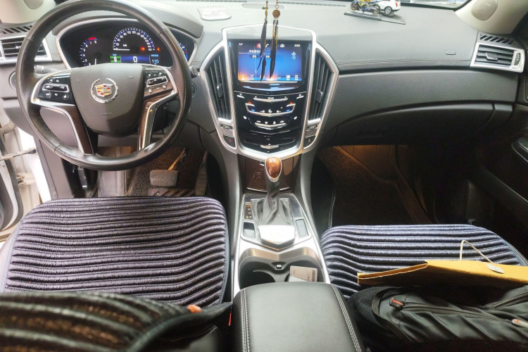 凯迪拉克SRX 2013款 3.0L 精英型中控内饰7002