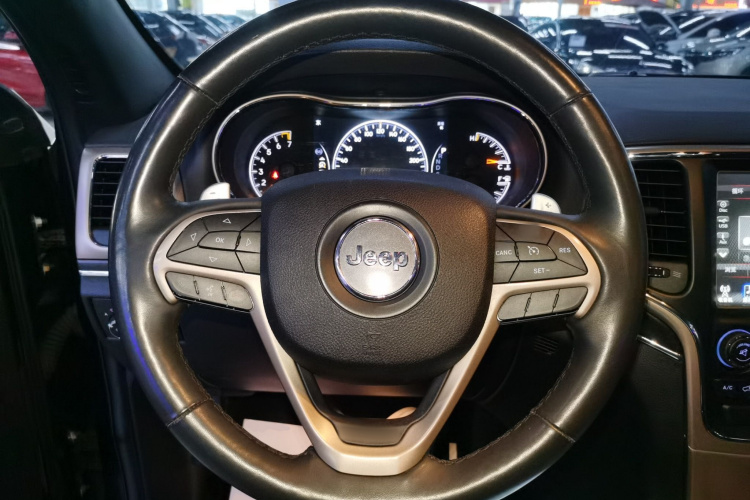 Jeep 大切诺基(进口) 2014款 3.0L 舒享导航版中控内饰13