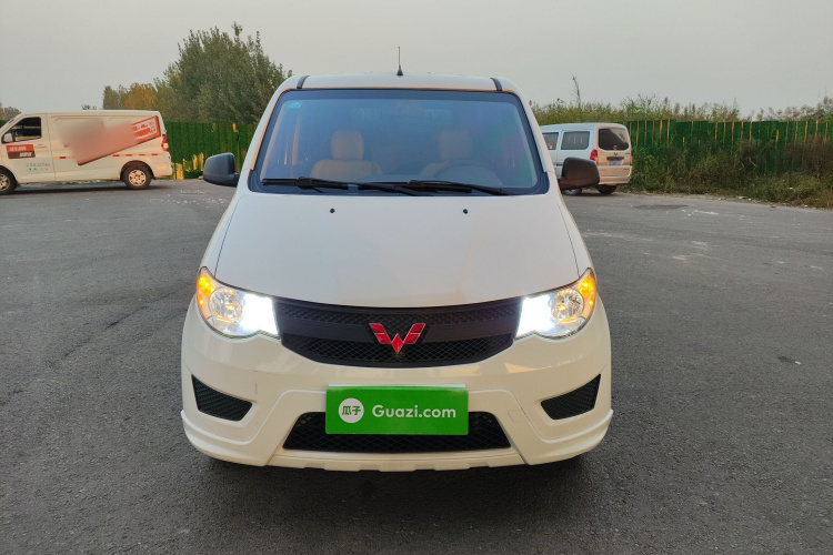 五菱汽车 五菱宏光 2020款 1.2L S基本型国VI LSI车身外观2