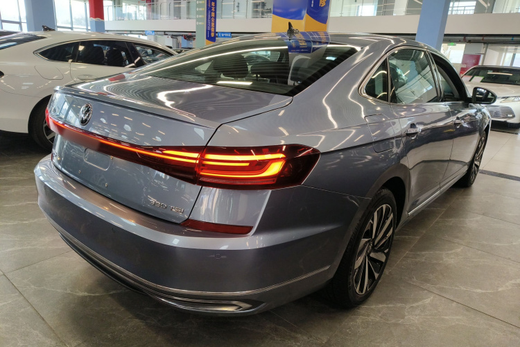 大众 帕萨特 2022款 330TSI 精英版车身外观7