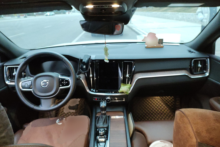 沃尔沃S60 2021款 T4 智远豪华版中控内饰12