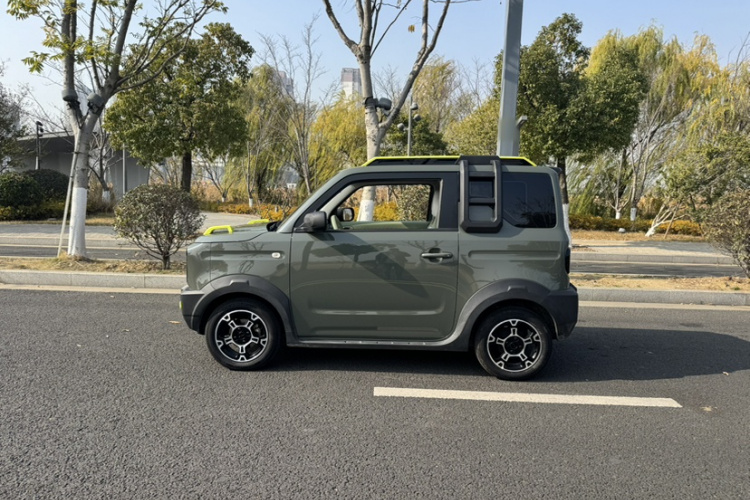 吉利银河 2025款 210km 熊猫骑士车身外观6004