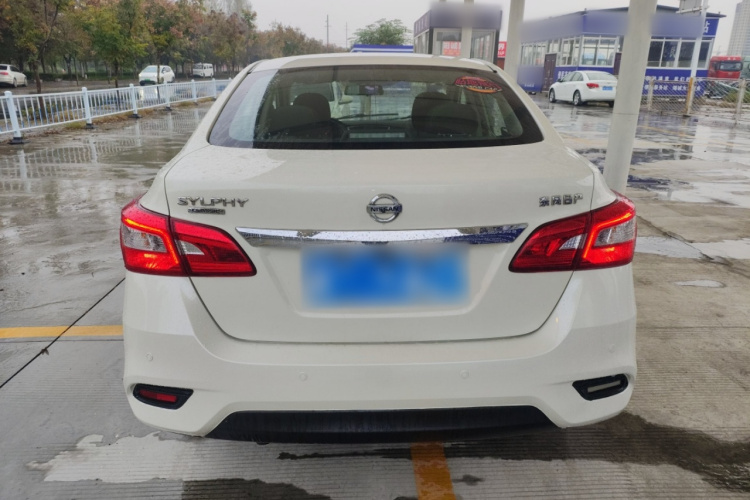 日产 轩逸 2022款 经典 1.6XE CVT舒适版车身外观6