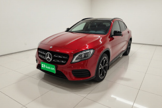 奔驰GLA 2019款 GLA 220 4MATIC 运动型