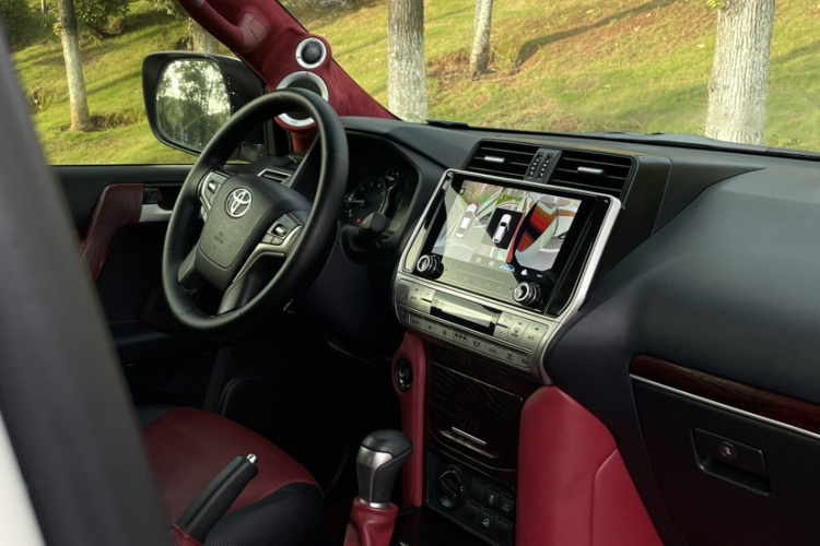 丰田 普拉多 2019款 3.5L 自动TX-L尊享版后挂备胎中控内饰7008