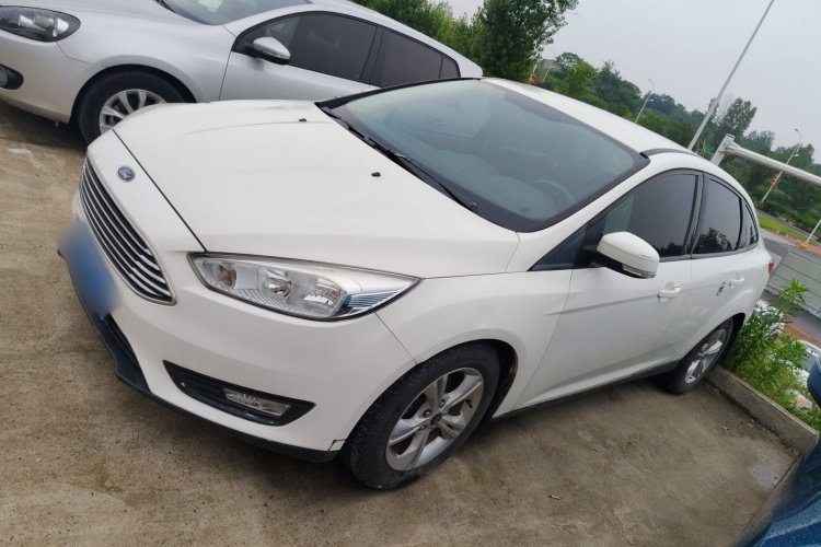 福特 福克斯 2017款 三厢 1.6L 自动舒适型智行版车身外观6005