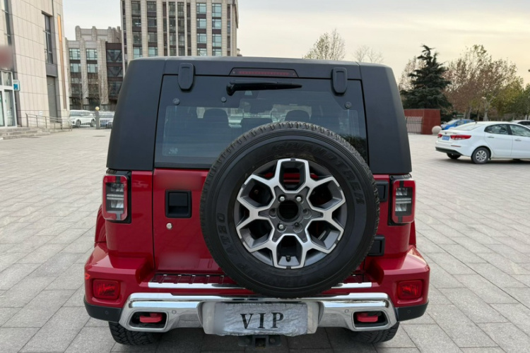 北京BJ40 2019款 PLUS 2.3T 自动四驱旗舰版 国VI车身外观6004