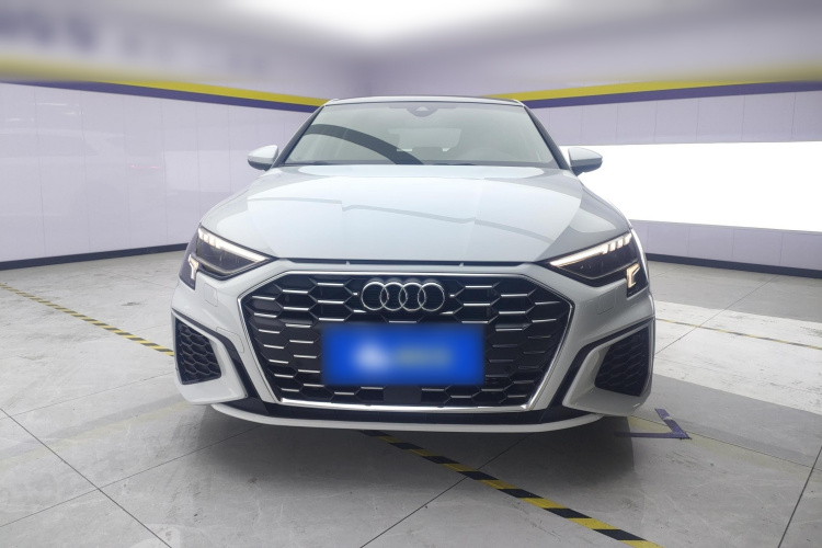 奥迪A3 2024款 Sportback 35 TFSI 时尚运动型车身外观2