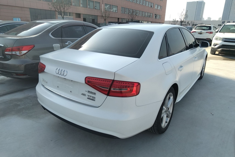 奥迪A4L 2015款 45 TFSI quattro个性运动型车身外观7