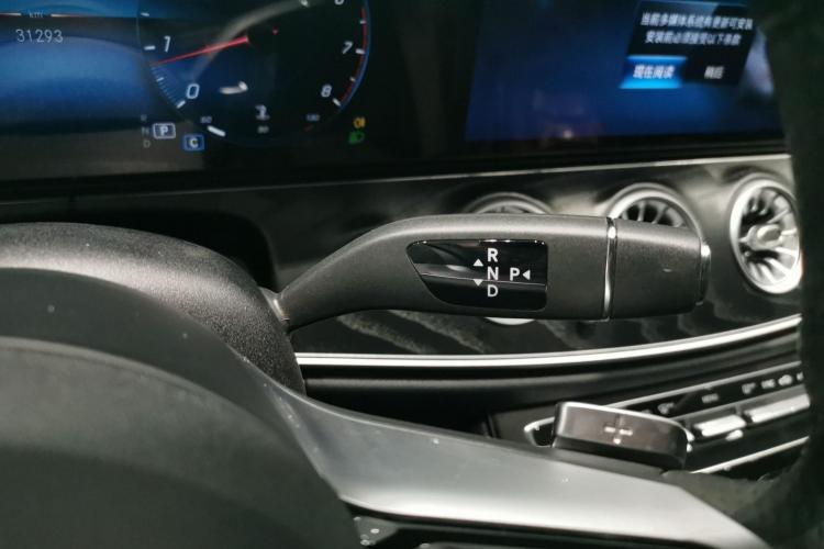 奔驰E级(进口) 2022款 E 260 时尚型运动版中控内饰18