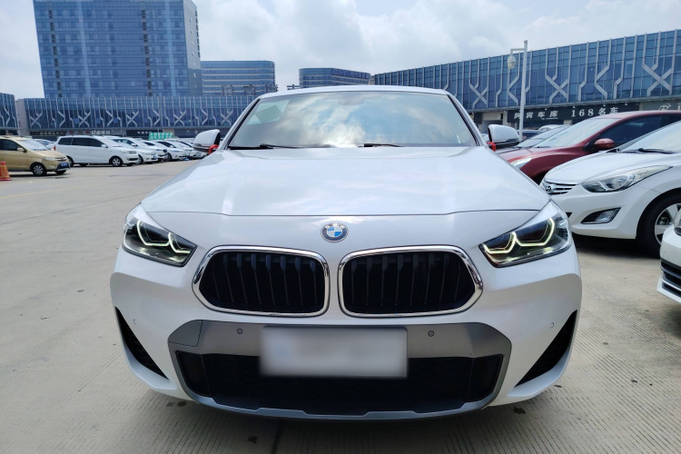 宝马X2 2020款 sDrive25i 领先型M越野套装车身外观2