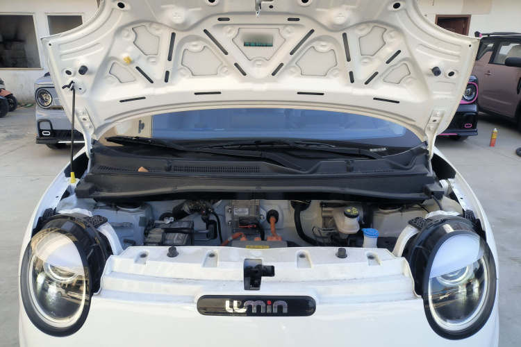 长安启源 长安Lumin 2023款 205km 香沁款机舱底盘24