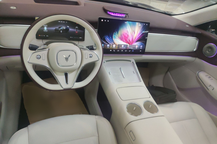 岚图汽车 岚图知音 2025款 四驱乾崑版中控内饰12