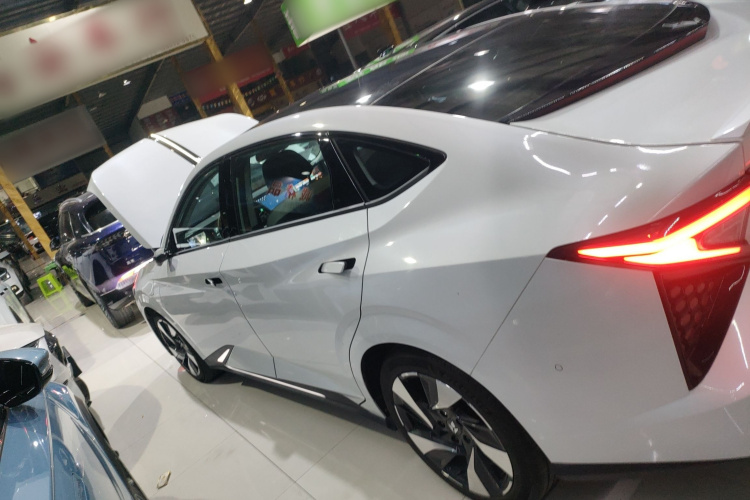 灵悉L 2025款 头号玩家版+超级加倍选装包车身外观4