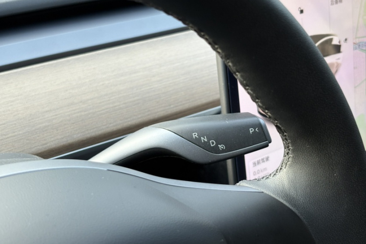 特斯拉 Model Y 2021款 标准续航后驱版局部细节18