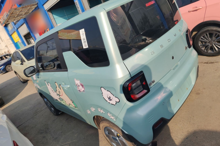 吉利银河 2023款 熊猫mini 200km 耐力熊车身外观4