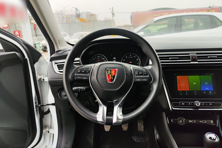 荣威i5 2020款 1.5L 手动4G互联领豪旗舰版中控内饰13