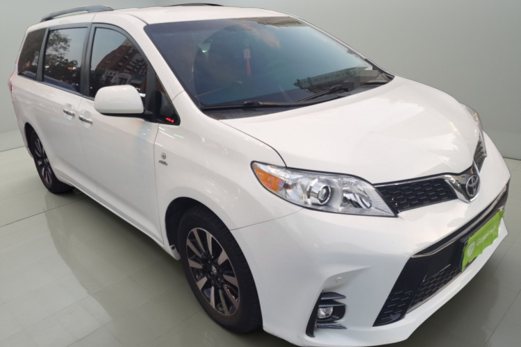 丰田 SIENNA 2015款 3.5L 四驱L车身外观3