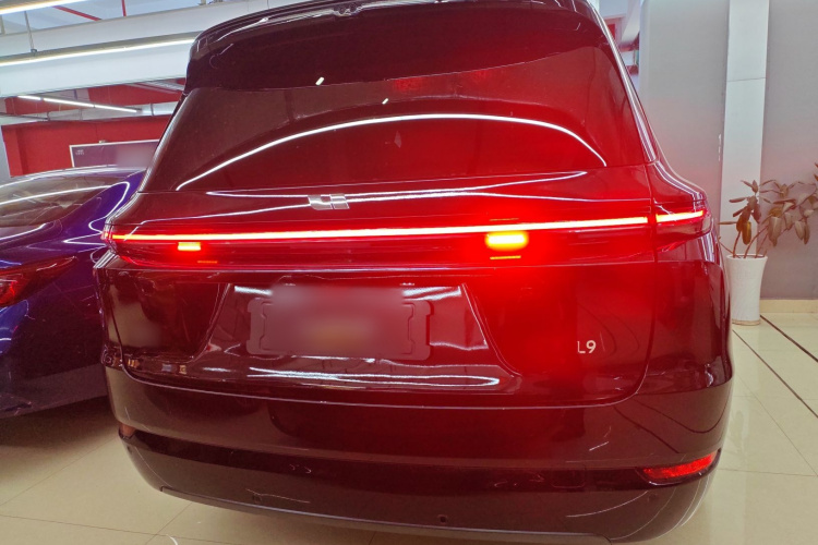 理想汽车 理想L9 2025款 Pro 智能焕新版车身外观6