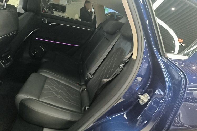 岚图汽车 岚图FREE 2021款 四驱标准增程专属豪华套装中控内饰7004