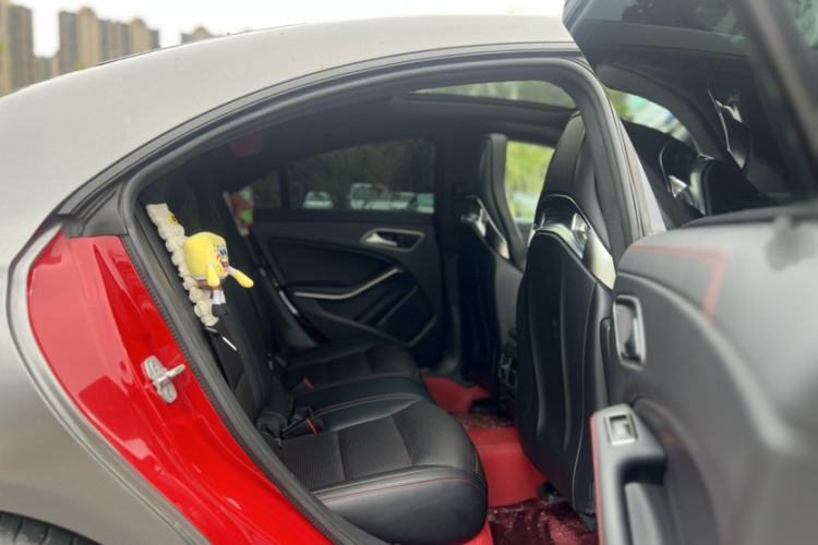 奔驰CLA AMG 2016款 AMG CLA 45 4MATIC中控内饰7002