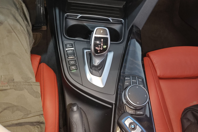 宝马3系GT 2018款 330i xDrive M运动型局部细节18