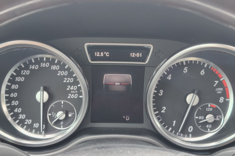 奔驰M级 2012款 ML 350 豪华型局部细节14