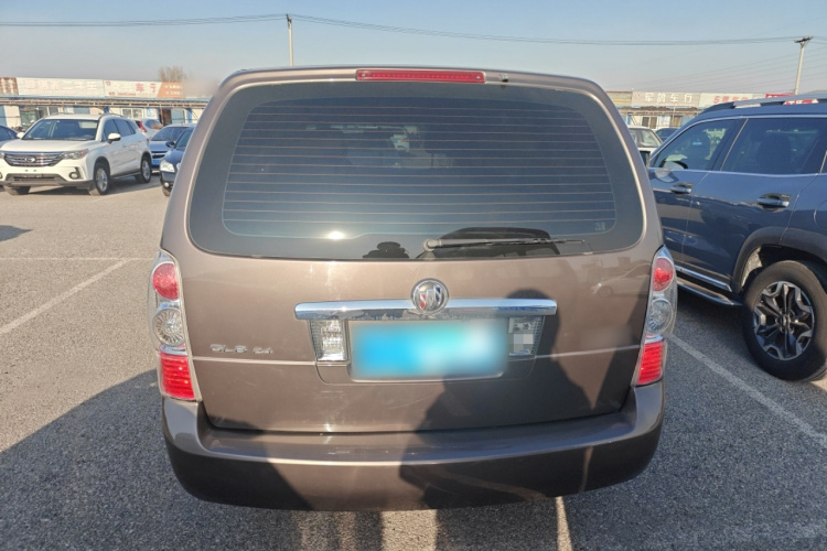 别克GL8 2014款 2.4L 经典版车身外观6