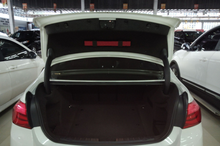 宝马3系 2016款 316Li 时尚型机舱底盘23