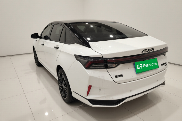 东风风神 奕炫MAX 2021款 1.5T 超酷潮爸版车身外观5