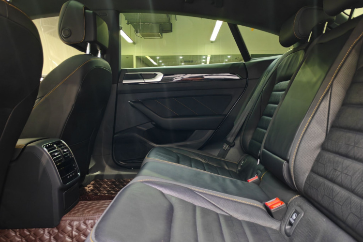 一汽-大众CC 2021款 380TSI 夺目版30周年纪念版中控内饰7002