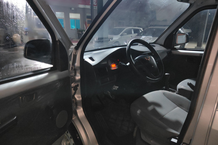 五菱汽车 五菱荣光 2020款 1.5L 加长基本型 国VI L3C中控内饰7002