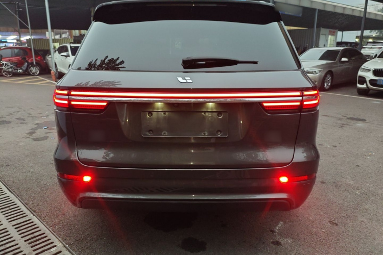 理想汽车 理想ONE 2021款 增程6座版车身外观6