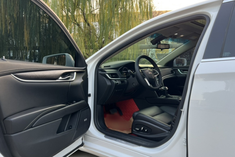 凯迪拉克XTS 2018款 28T 精英型中控内饰7008