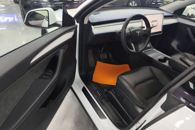 特斯拉 Model Y 2024款 后轮驱动版中控内饰20