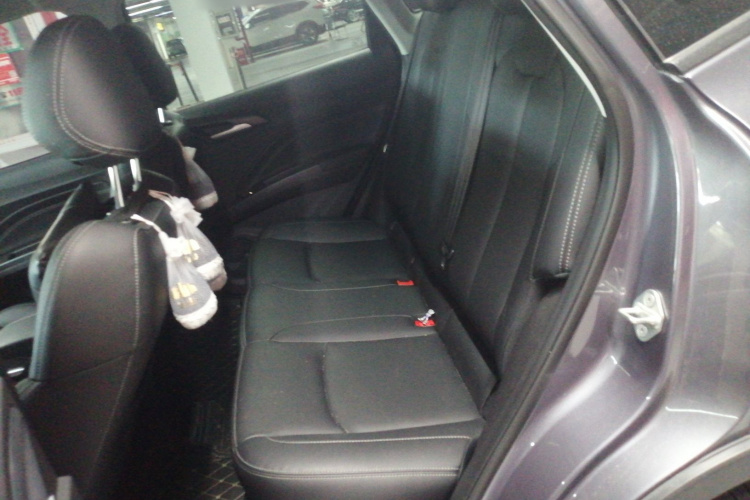 哪吒汽车 哪吒AYA 2023款 401 Lite中控内饰7004