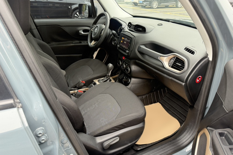 Jeep 自由侠 2016款 1.4T 自动劲能版+局部细节41