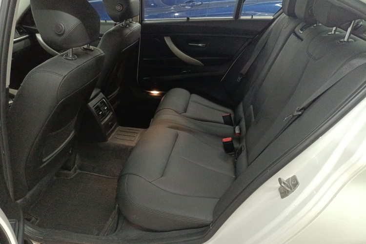 宝马3系 2016款 316Li 时尚型中控内饰7004