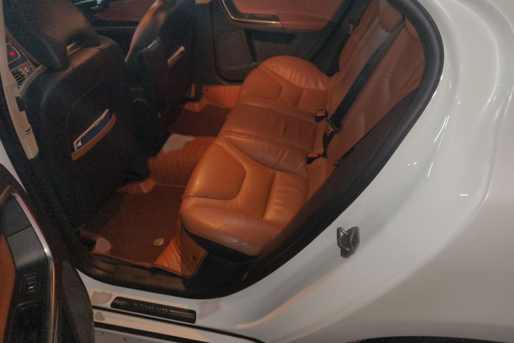 沃尔沃S60 2015款 S60L 2.0T 智远版中控内饰7004