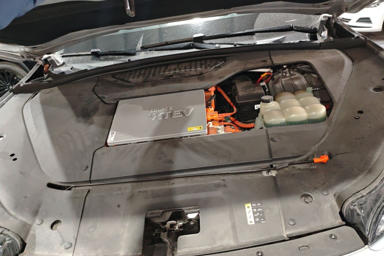 蔚来EC6 2022款 75kWh 运动版机舱底盘24